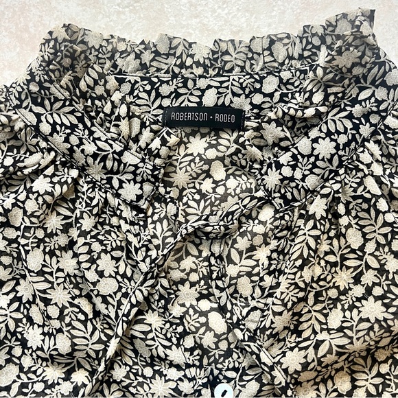 NWOT Robertson + Rodeo Black/Beige Floral Blouse - Picture 4 of 13
